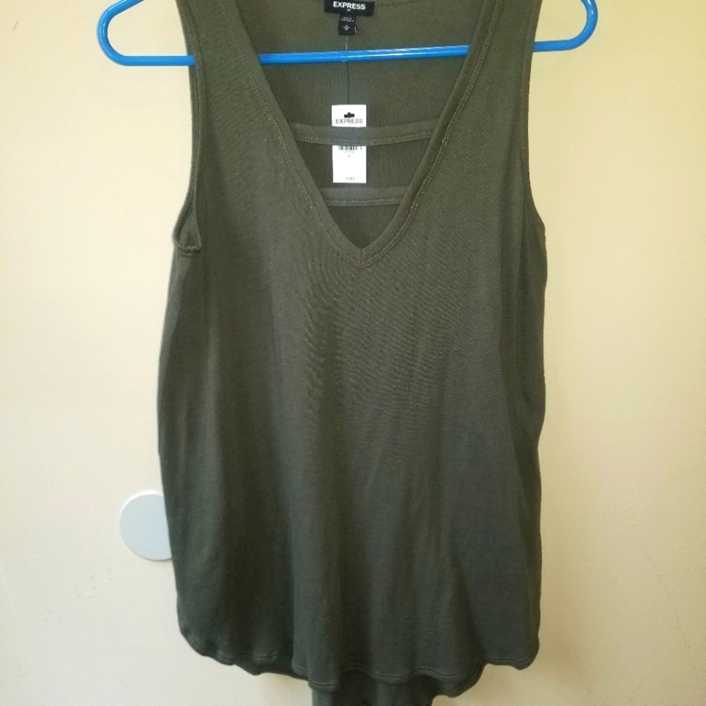 Express V-neck top Olive green, size S NWT